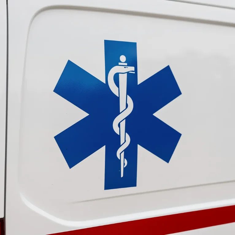 Sanitní vůz Sanitky Čapek — pohled zvenku
